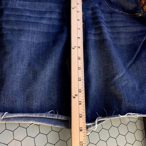 Altar'd State Jean Mini Skirt Womens L Frayed Distressed Button Fly Wildcat Wash - Picture 7 of 8